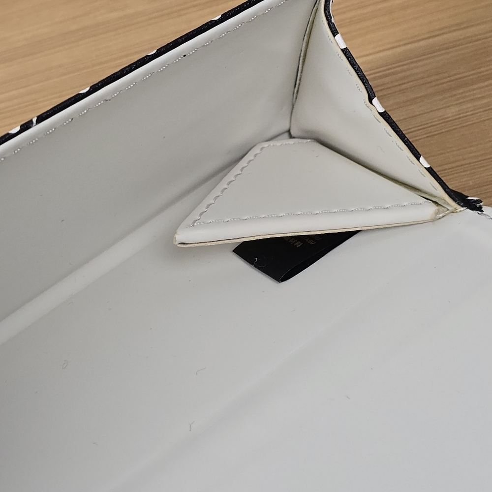FOSSIL Eyeglasses Case Folds Flat When Not in Use - Picture 14 of 15